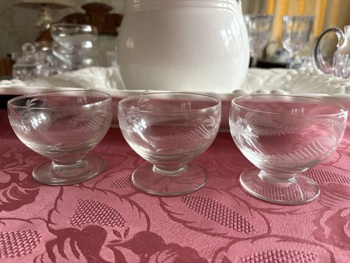 Vintage glass trifle - x,